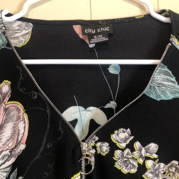 City Chic Floral Bell Sleeve Quarter Zip Blouse XL (22) - Picture 5 of 7